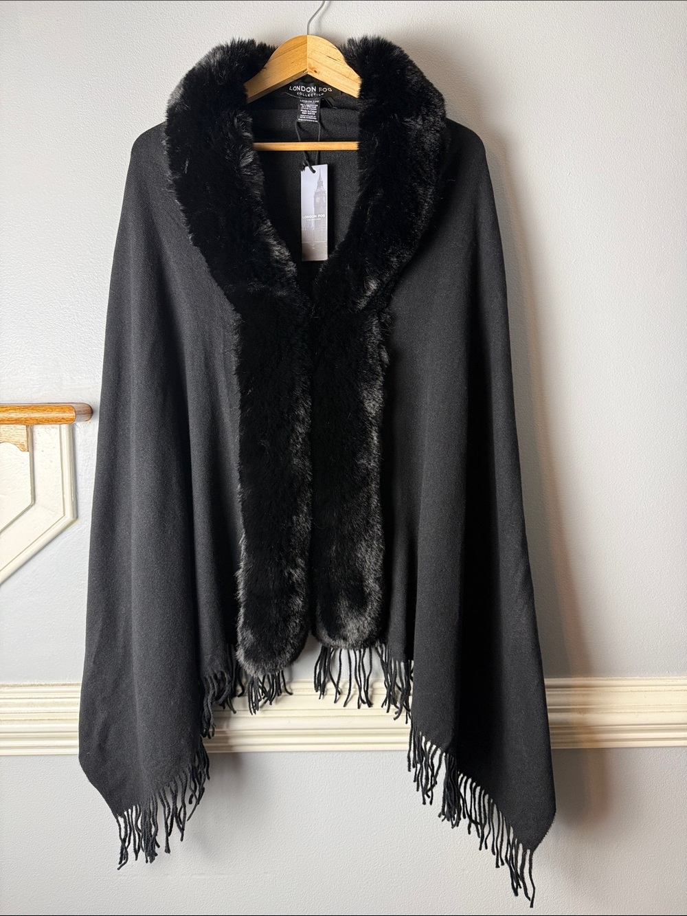 London Fog Black Faux Fur Trim Poncho Cape Very Nice